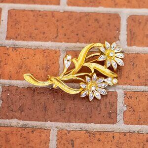 Vintage Gold Tone Double Fantasy Floral Brooch - W28